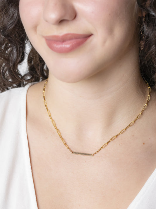 La Connection paperclip with gold bar necklace