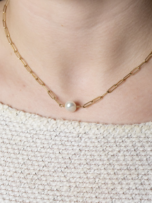 La Connection paperclip with grande baroque pearl necklace