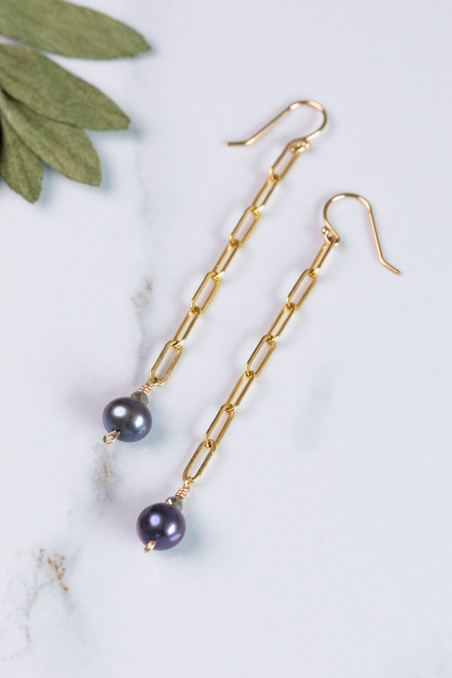 Paperclip Black Pearl Earrings