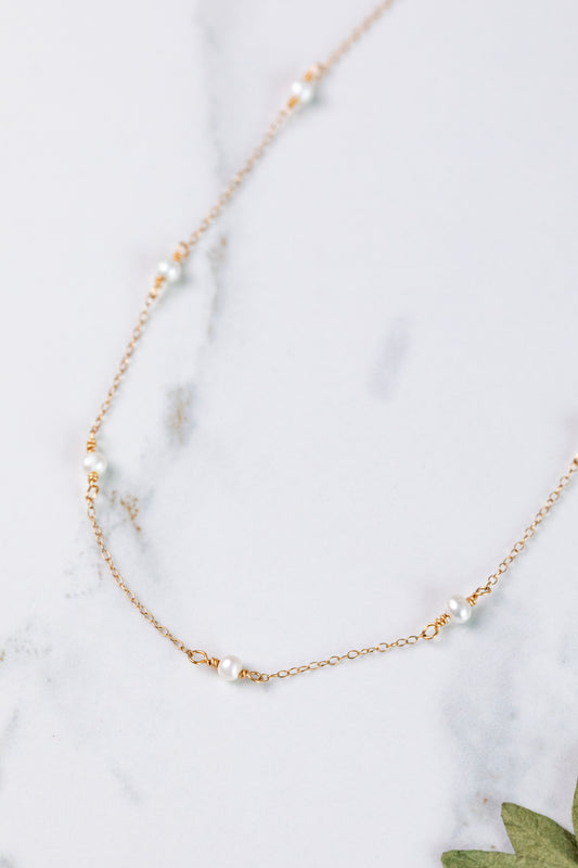 L'espace Pearl Necklace