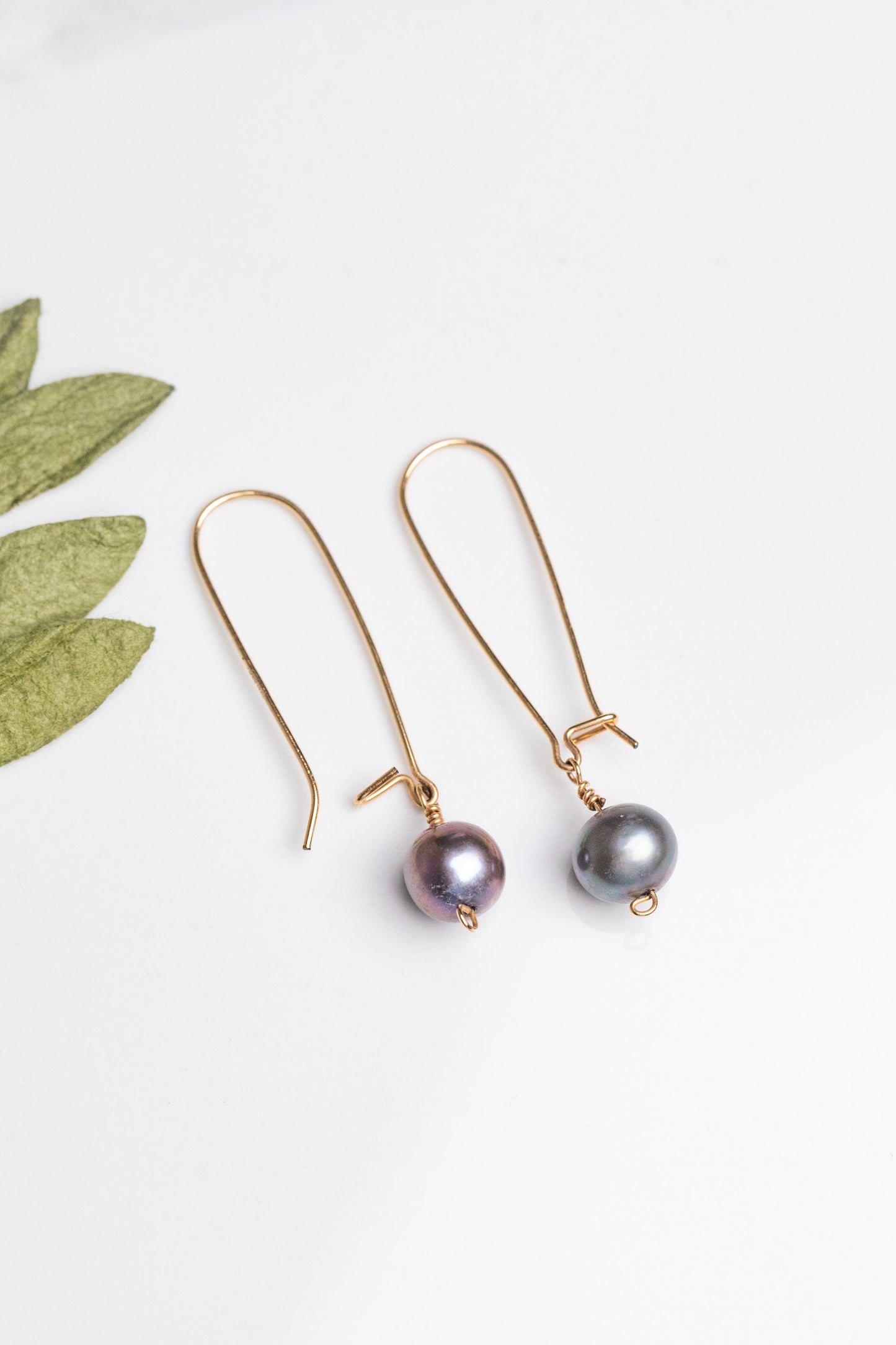 Kidney Wire Black Pearl Earrings